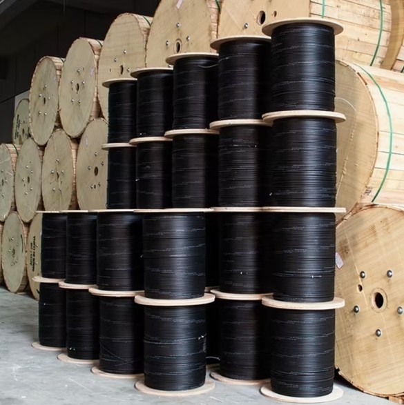 6-144 Core Outdoor Armored Fiber Optic Cable LSZH Jacket Untuk Transmission Network Data Signal