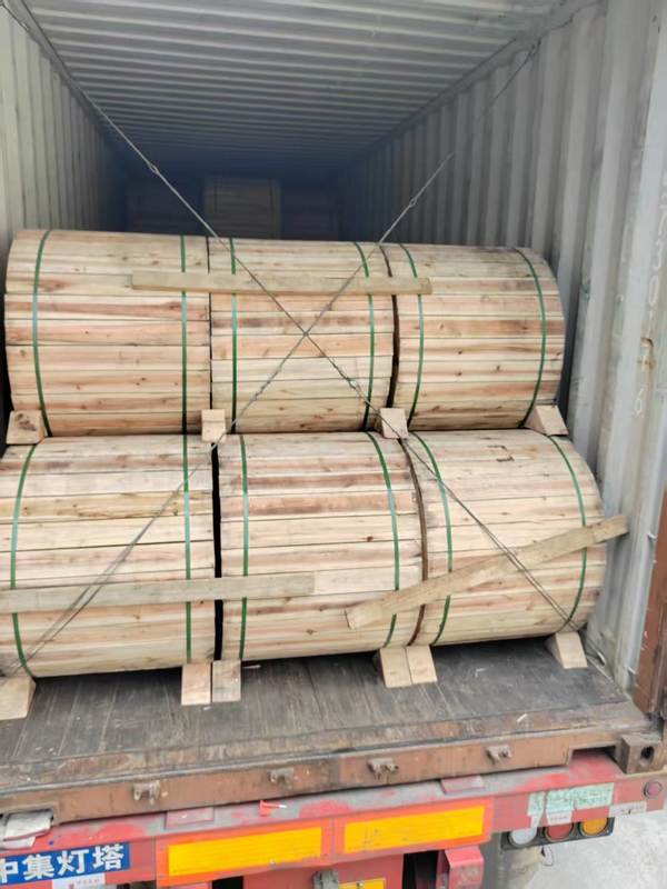 Kabel optik udara yang mendukung diri secara dielektrik