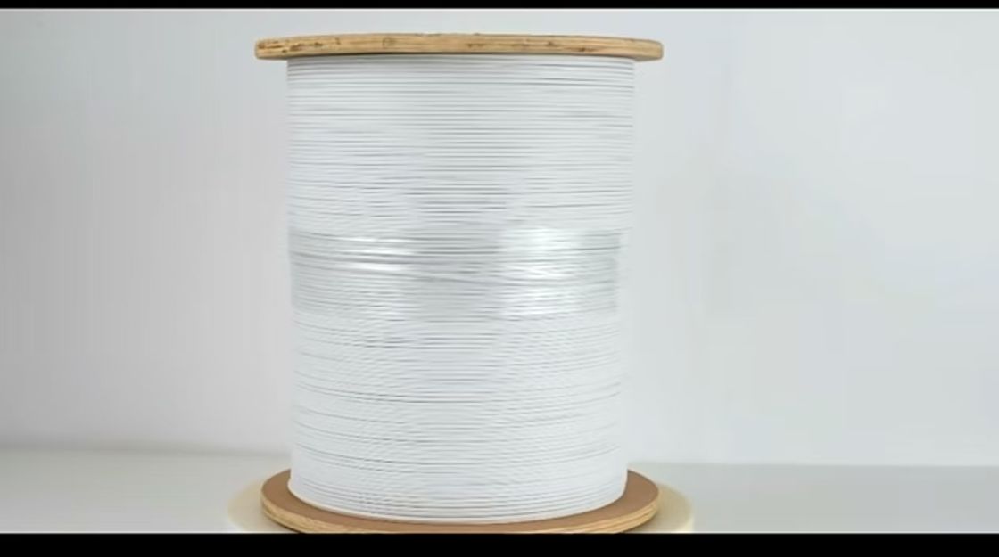 Kabel Optik Butterfly Diperkuat Logam dengan Selubung Luar LSZH dan Serat Tahan Tekuk untuk Pemasangan Sistem FTTX