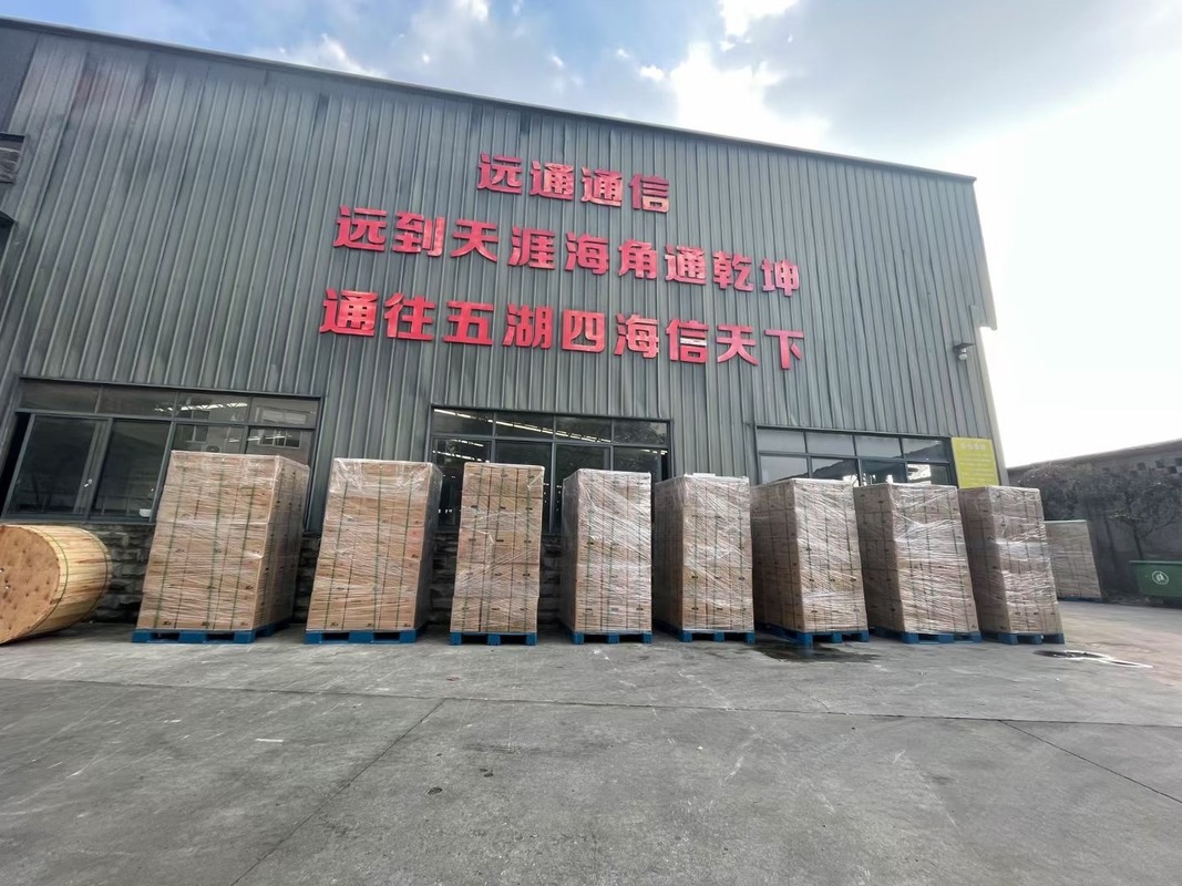 Pembentukan kabel optik berbentuk kupu-kupu