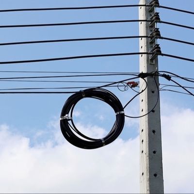 Kabel optik FTTH kabel utusan hitam, 4-inti, digunakan untuk konstruksi komunikasi