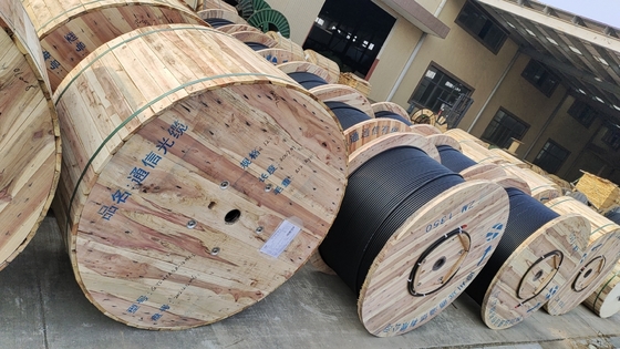 Kabel Fiber Optik Udara Luar Ruangan GYTAH58 LSZH Lapis Baja